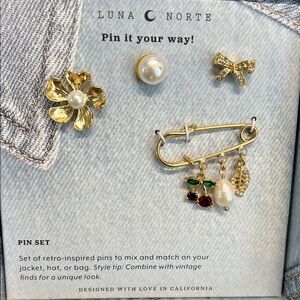 Luna Norte | Vintage-Retro Inspired Brooch Collection